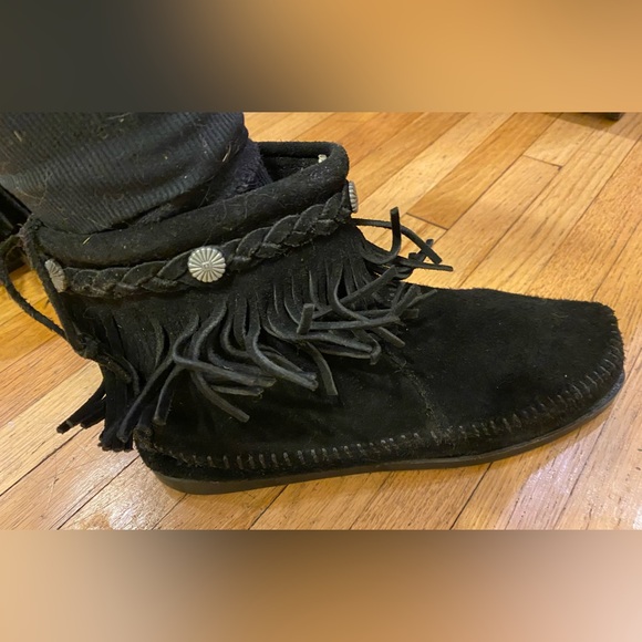 Minnetonka High Top Back Zip Boot - Picture 3 of 9